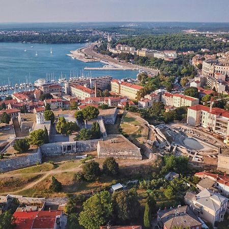 Candler'S Old Town Apartments Pula Exteriér fotografie